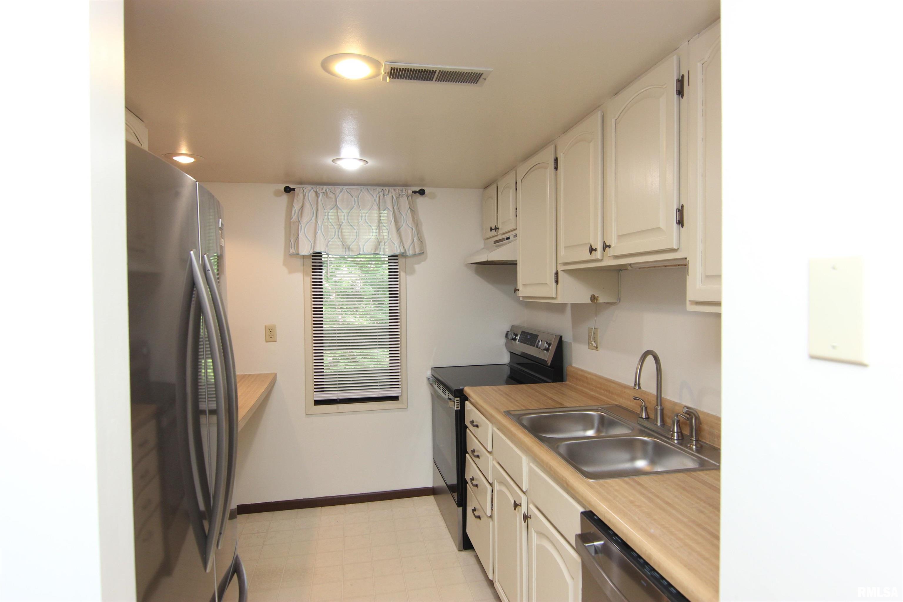 6316 North Allen Road, Unit 23 Peoria, IL 61614 - Photo 3 of 24 Gallery Image 3