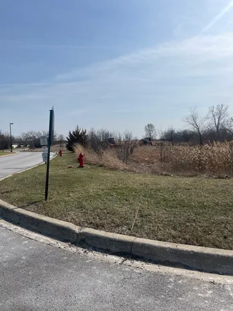 $3,800,000 | 1055 East Grand Avenue, Lindenhurst, IL 60046