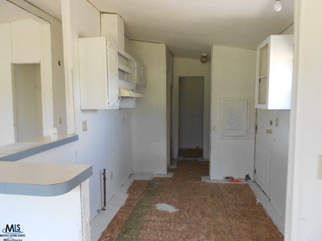 7576 Oatman Road Avoca, MI 48006 - Photo 13 of 15 31114016-12.JPG