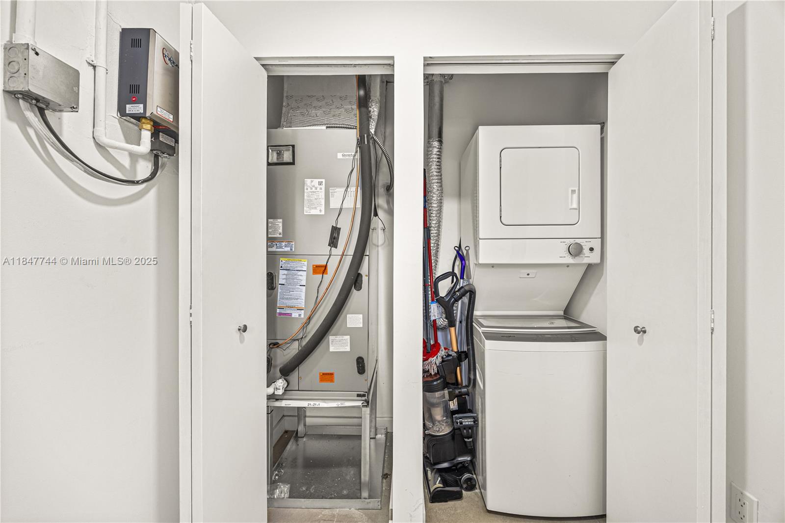 3246 Pierce Street Hollywood, FL 33021 - Photo 25 of 41