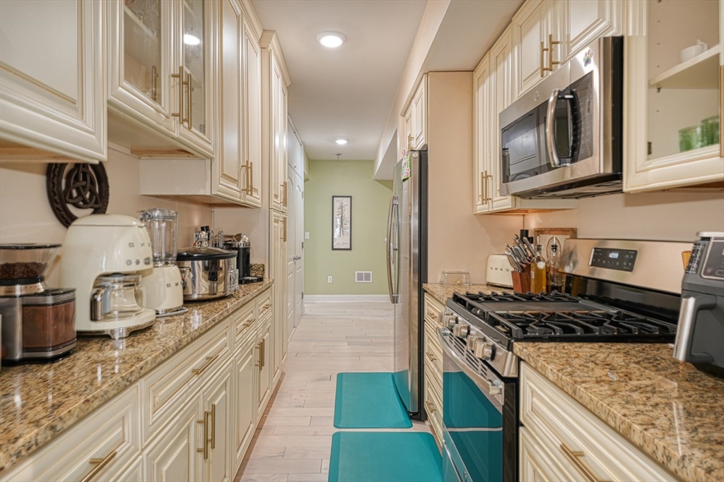 10 Riverbank Road, Unit 1 Maynard, MA 01754 - Photo 8 of 28