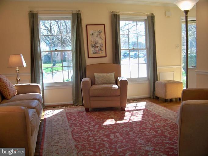 2276 Cartbridge Road Falls Church, VA 22043 - Photo 3 of 16 Living Room