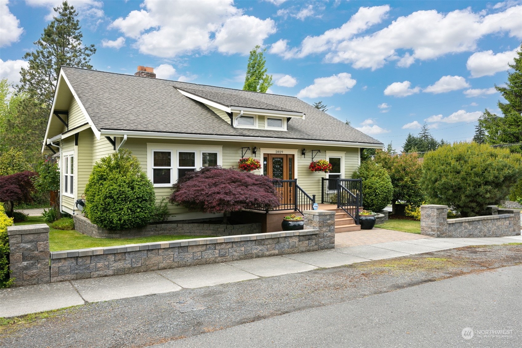 2829 Russell Street Bellingham, WA 98225 - Photo 1 of 40 Gallery Image 1