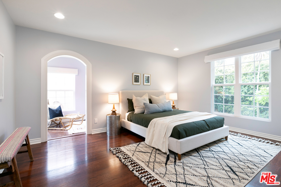 1900 North Serrano Avenue Los Angeles, CA 90027 - Photo 14 of 28