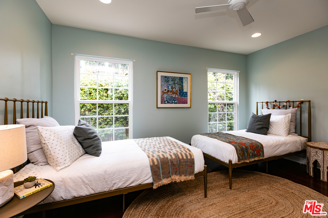 1900 North Serrano Avenue Los Angeles, CA 90027 - Photo 17 of 28