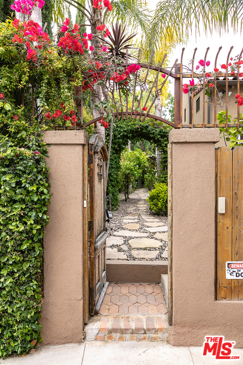 1900 North Serrano Avenue Los Angeles, CA 90027 - Photo 24 of 28