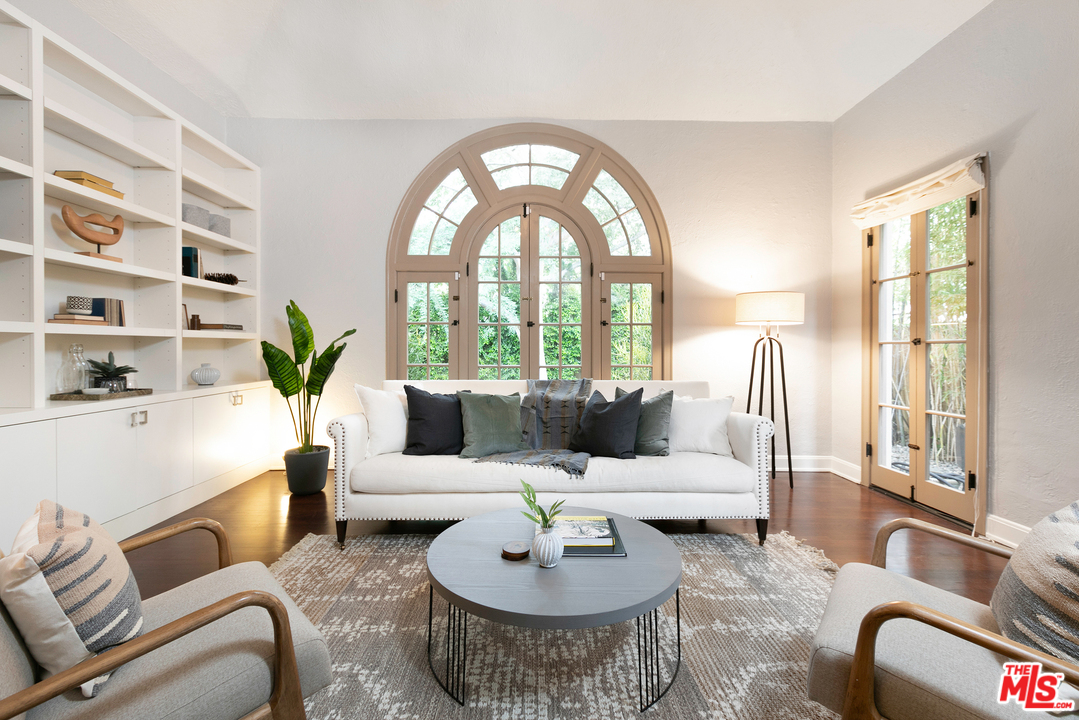 1900 North Serrano Avenue Los Angeles, CA 90027 - Photo 5 of 28