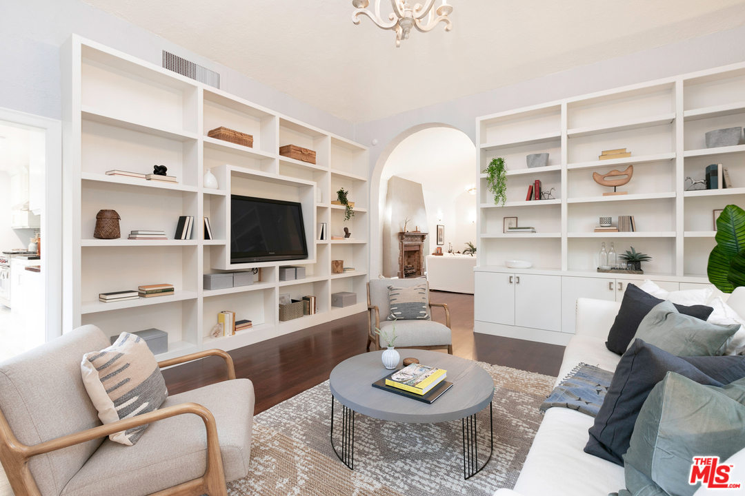 1900 North Serrano Avenue Los Angeles, CA 90027 - Photo 6 of 28