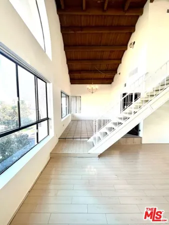 $5,000 | 221 South Gale Drive, Unit 401, Beverly Hills, CA 90211