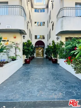 $5,000 | 221 South Gale Drive, Unit 401, Beverly Hills, CA 90211