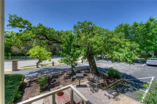 $1,425 | 202 East 45th Street, Unit 203, Austin, TX 78751