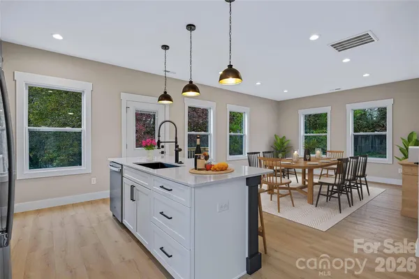 $439,900 | 696 Beehive Road, Hendersonville, NC 28792