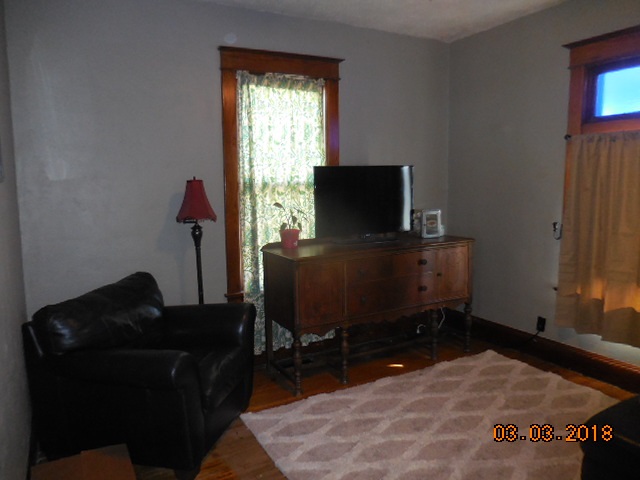 516 Fulton Avenue Rochester, IN 46975 - Photo 4 of 32