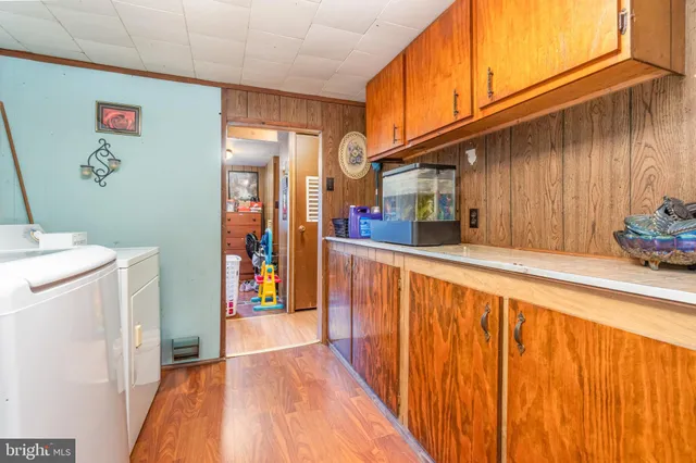 a view of a storage & utility room