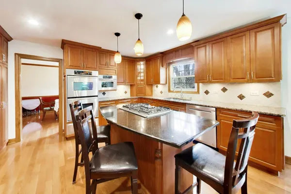 $835,000 | 1528 Sequoia Road, Naperville, IL 60540