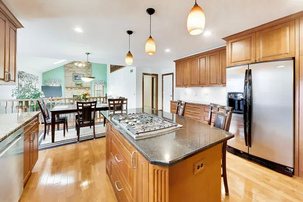 $835,000 | 1528 Sequoia Road, Naperville, IL 60540