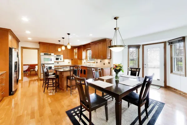 $835,000 | 1528 Sequoia Road, Naperville, IL 60540