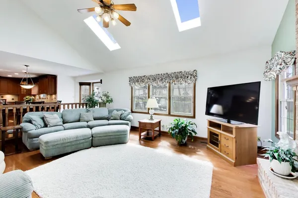 $835,000 | 1528 Sequoia Road, Naperville, IL 60540