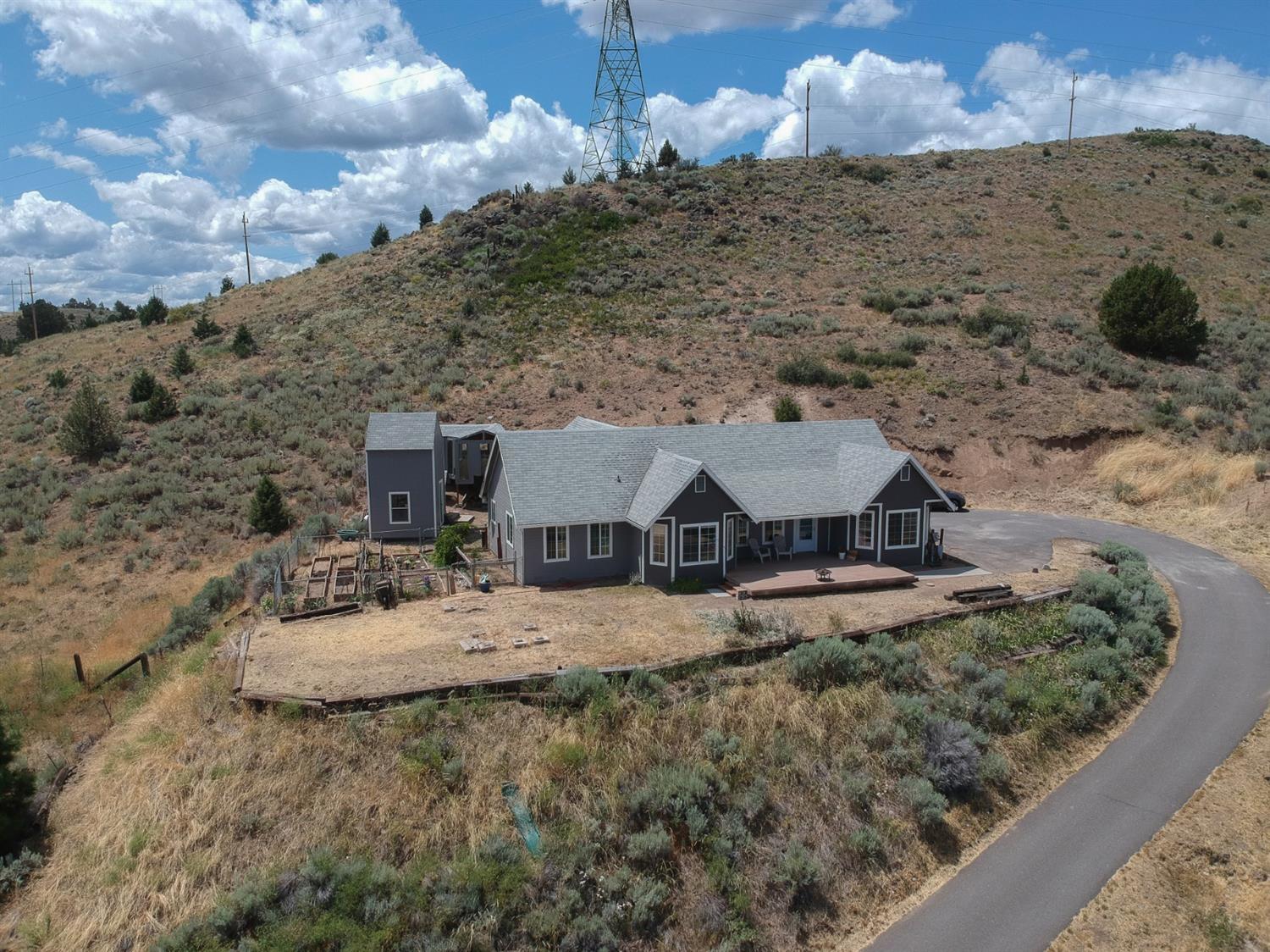 2770 Frontage Road Klamath Falls, OR 97601 - Photo 1 of 35 Primary Photo