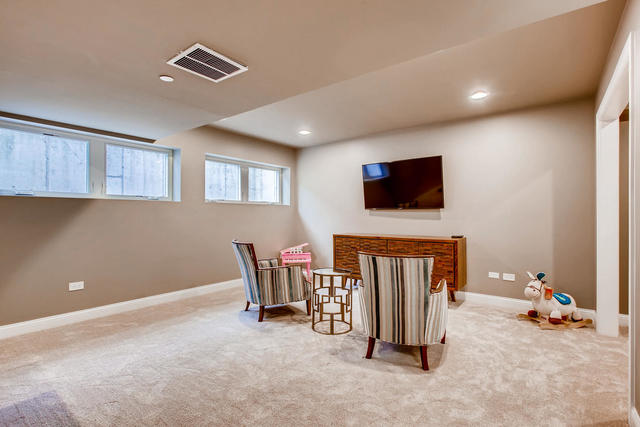 462 Northgate Court Riverside, IL 60546 - Photo 30 of 36 a view of a livingroom with furniture and a workspace