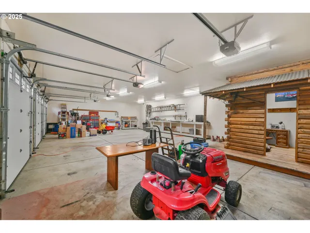 $875,000 | 43950 McKenzie Highway, Walterville, OR 97489