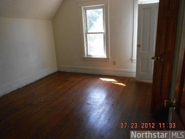 552 Burgess Street St. Paul, MN 55103 - Photo 8 of 11