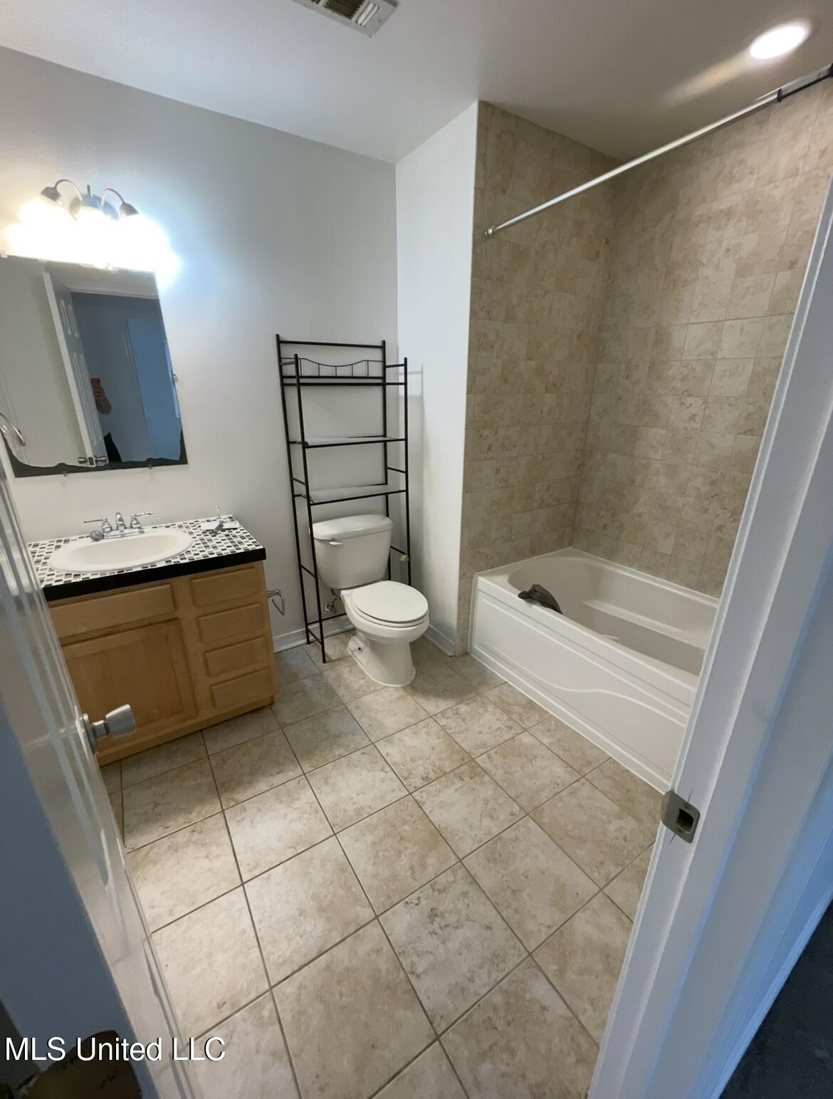 590 Royal Oak Drive, Unit 4 Pass Christian, MS 39571 - Photo 6 of 7 IMG_8421