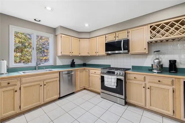 $4,000 | 42 Rollingwood Drive, Johnston, RI 02919