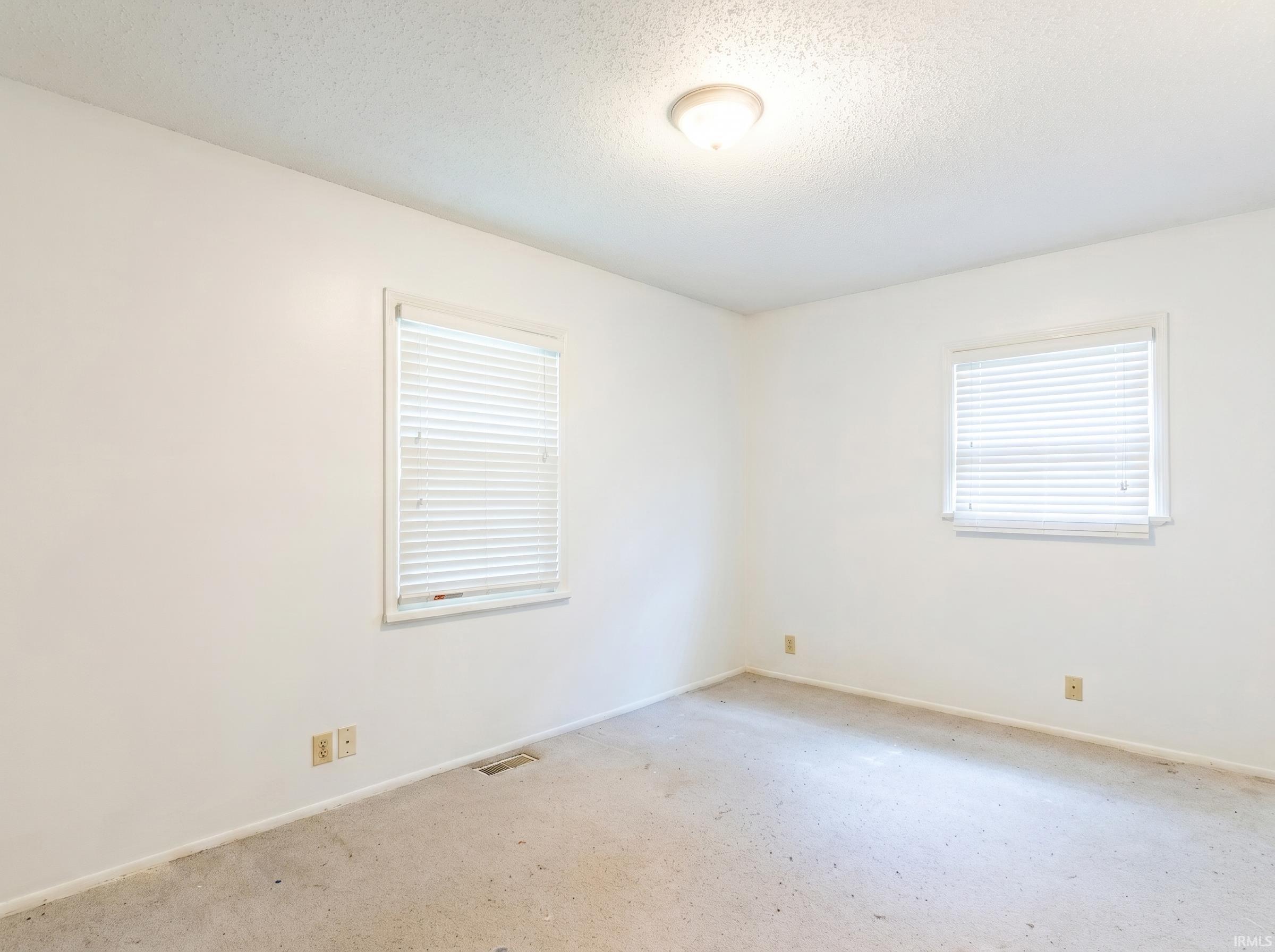 475 Parkway Street Lagrange, IN 46761 - Photo 16 of 27