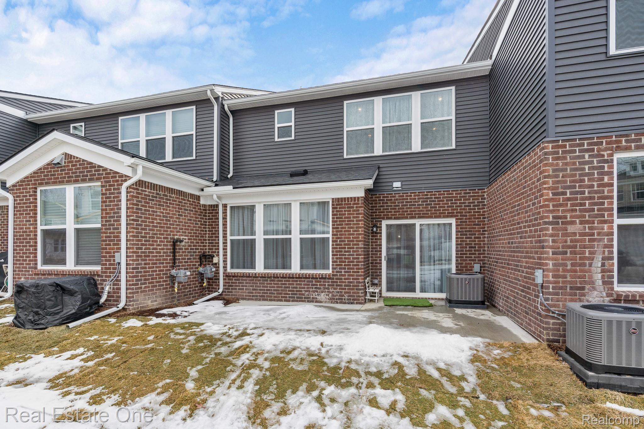 342 Strawberry Drive Rochester, MI 48307 - Photo 27 of 27 342 Strawberry MLS-W038.jpg