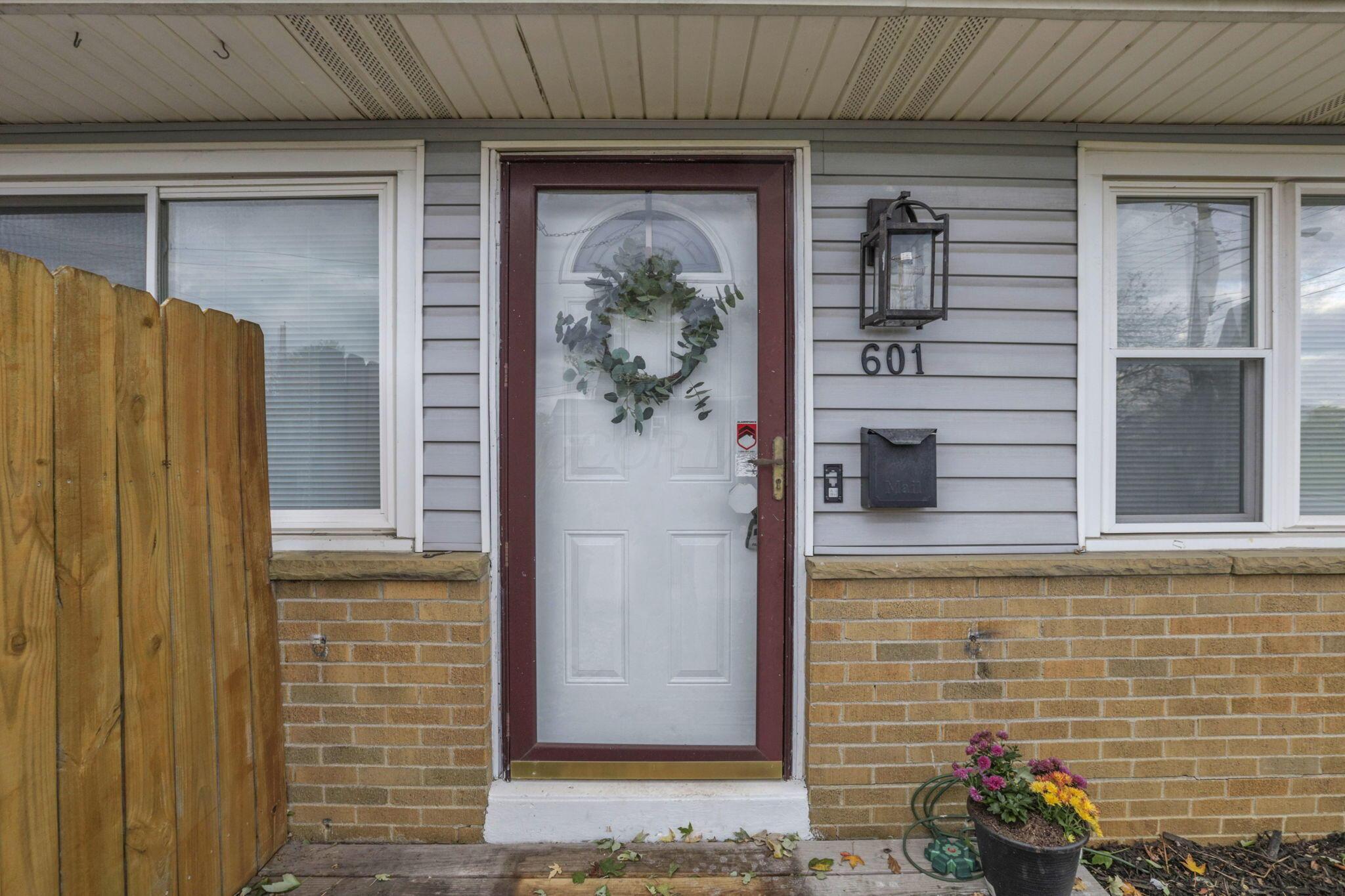 601 Morse Road Columbus, OH 43214 - Photo 9 of 41 9-web-or-mls-IMG_1089
