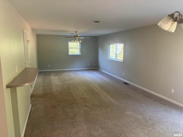 $1,600 | 3813 West Brighton Avenue, Peoria, IL 61615