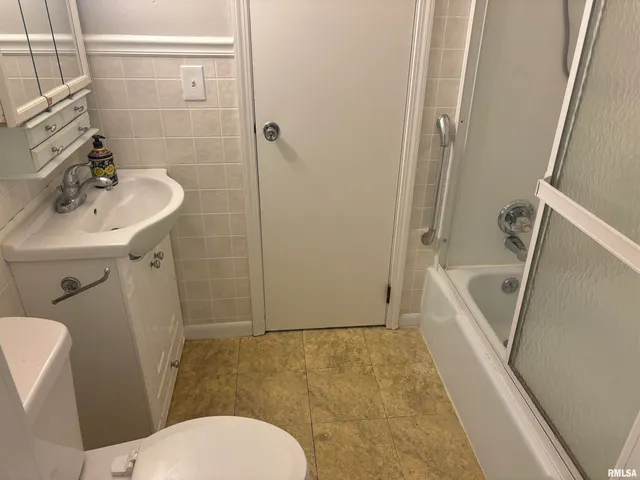 $1,600 | 3813 West Brighton Avenue, Peoria, IL 61615