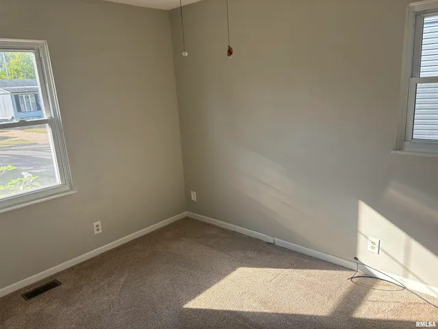 $1,600 | 3813 West Brighton Avenue, Peoria, IL 61615