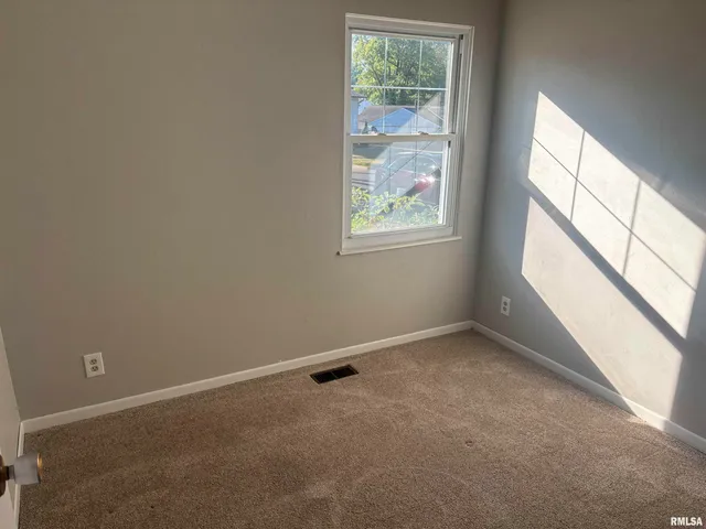 $1,600 | 3813 West Brighton Avenue, Peoria, IL 61615