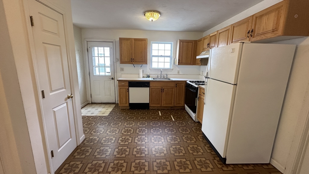 7 Tanners Path Marlborough, MA 01752 - Photo 17 of 34