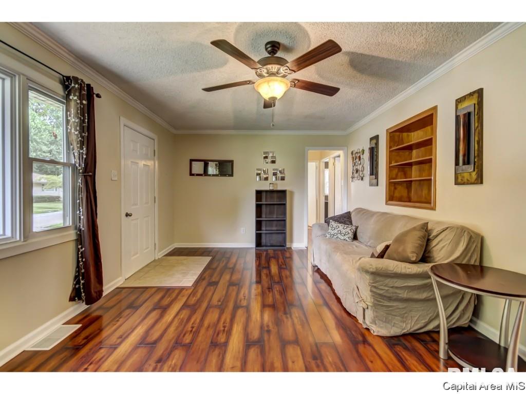 2312 Huntington Road Springfield, IL 62703 - Photo 3 of 34