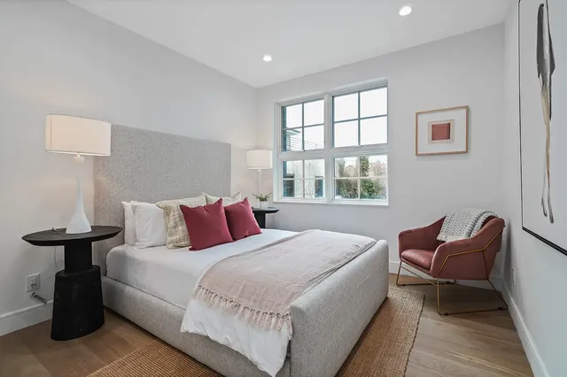 $1,150,000 | 40 Huntington Street, Unit 1E | Red Hook