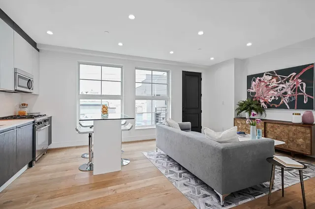 $1,150,000 | 40 Huntington Street, Unit 1E | Red Hook