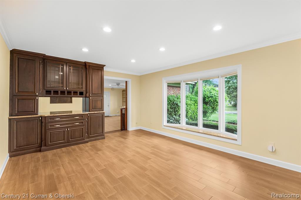 24012 Glen Ridge Court Novi, MI 48375 - Photo 7 of 27