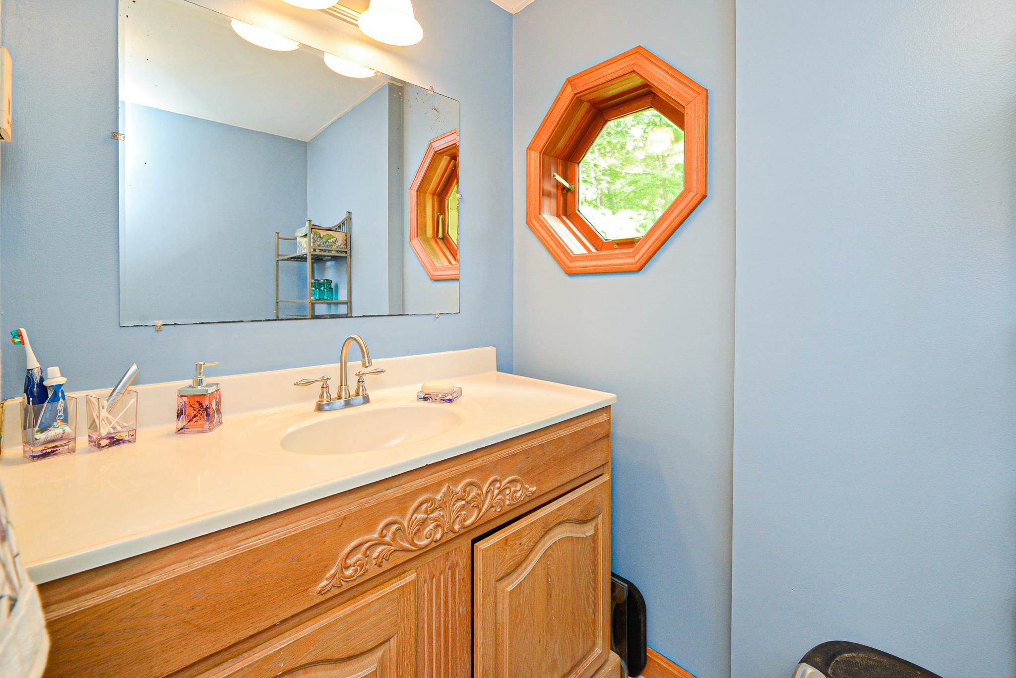 8 Beaver Pond Road Kingston, NH 03848 - Photo 13 of 33