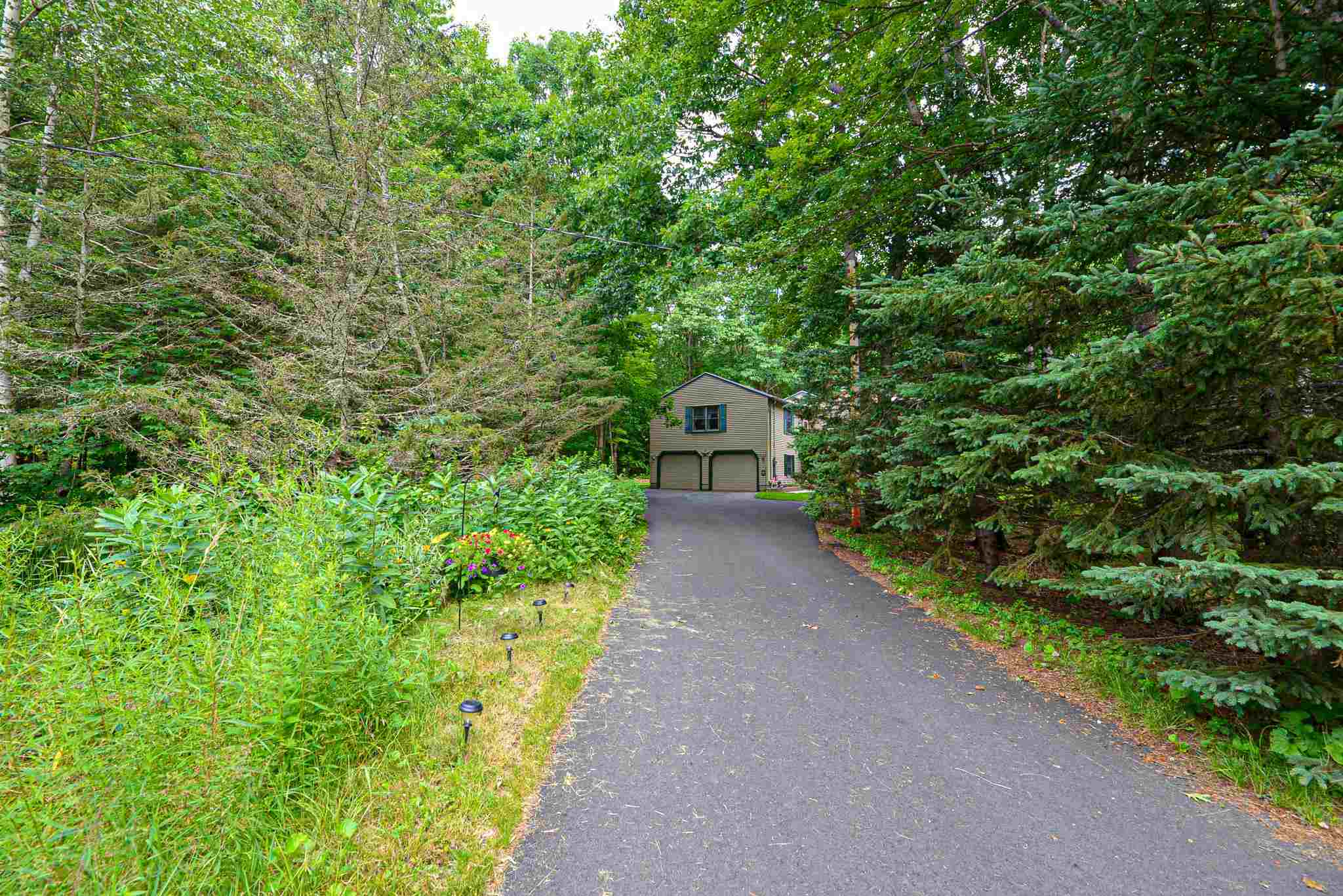 8 Beaver Pond Road Kingston, NH 03848 - Photo 3 of 33