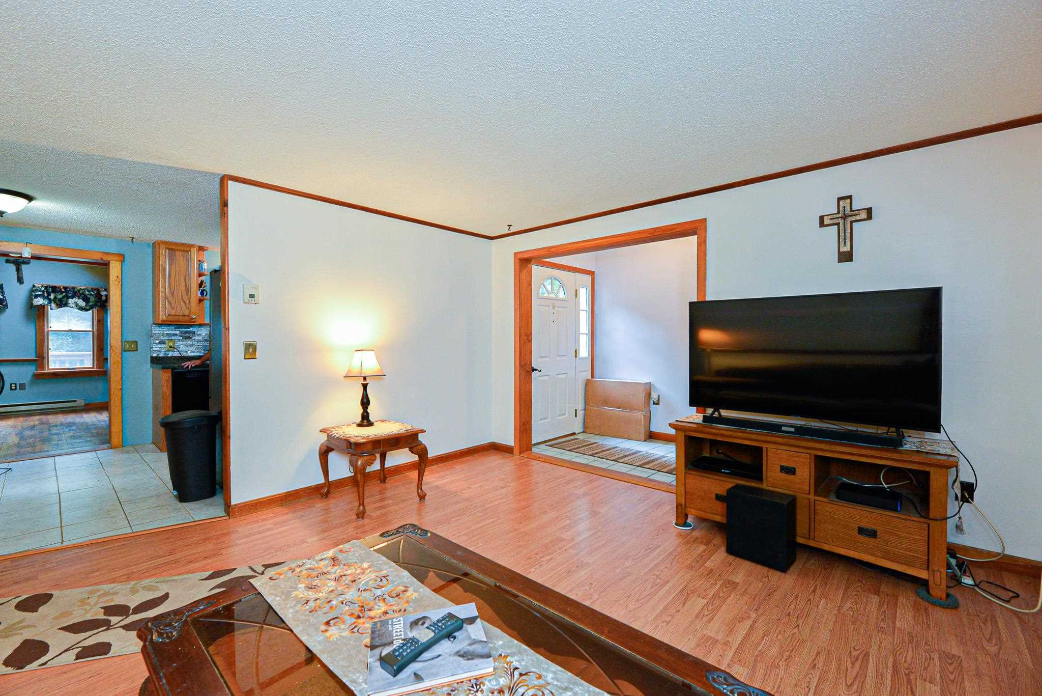 8 Beaver Pond Road Kingston, NH 03848 - Photo 5 of 33