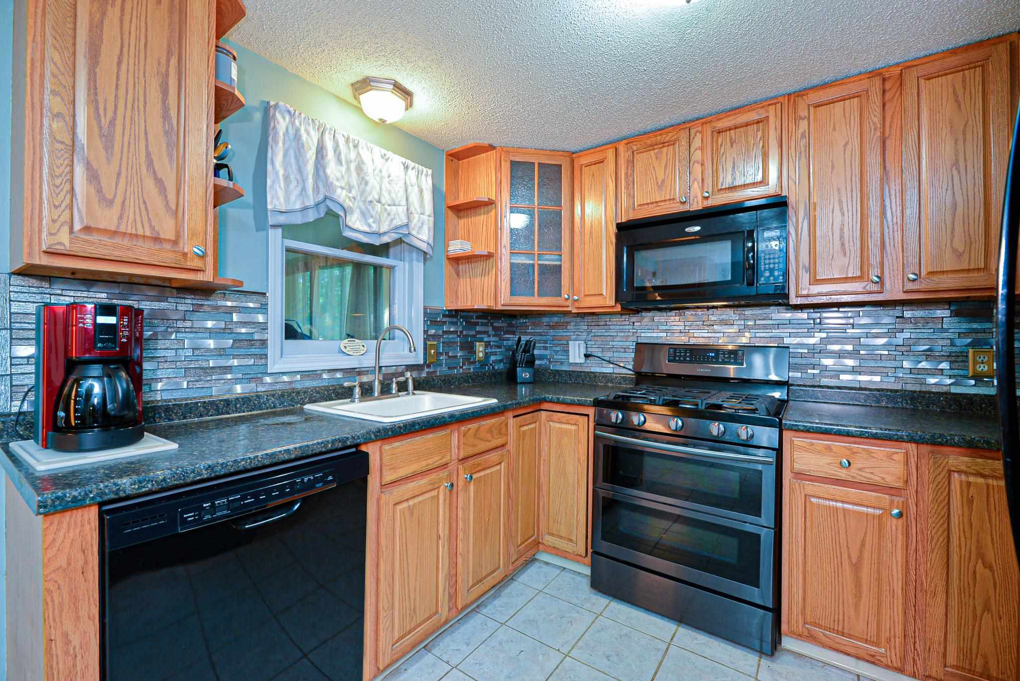 8 Beaver Pond Road Kingston, NH 03848 - Photo 8 of 33