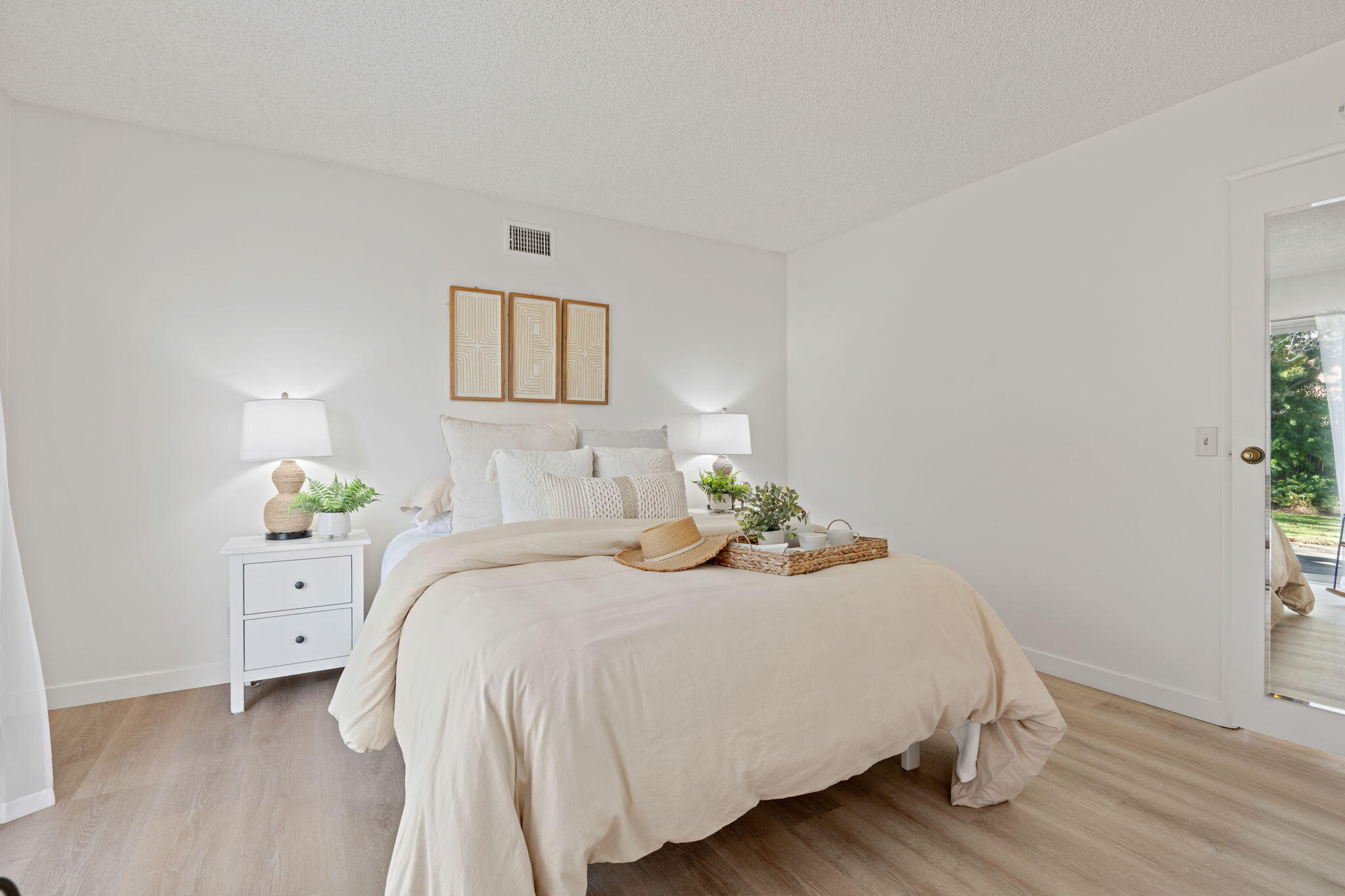 471 Devon Place Goleta, CA 93111 - Photo 27 of 34 27-Primary Bedroom