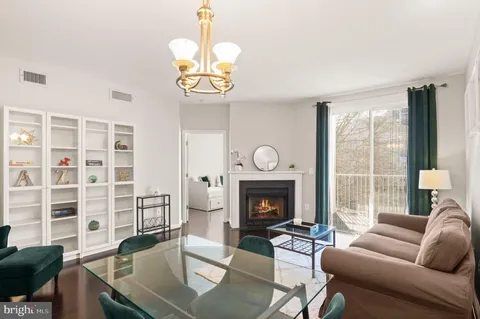 $435,000 | 1625 International Drive, Unit 203, McLean, VA 22102