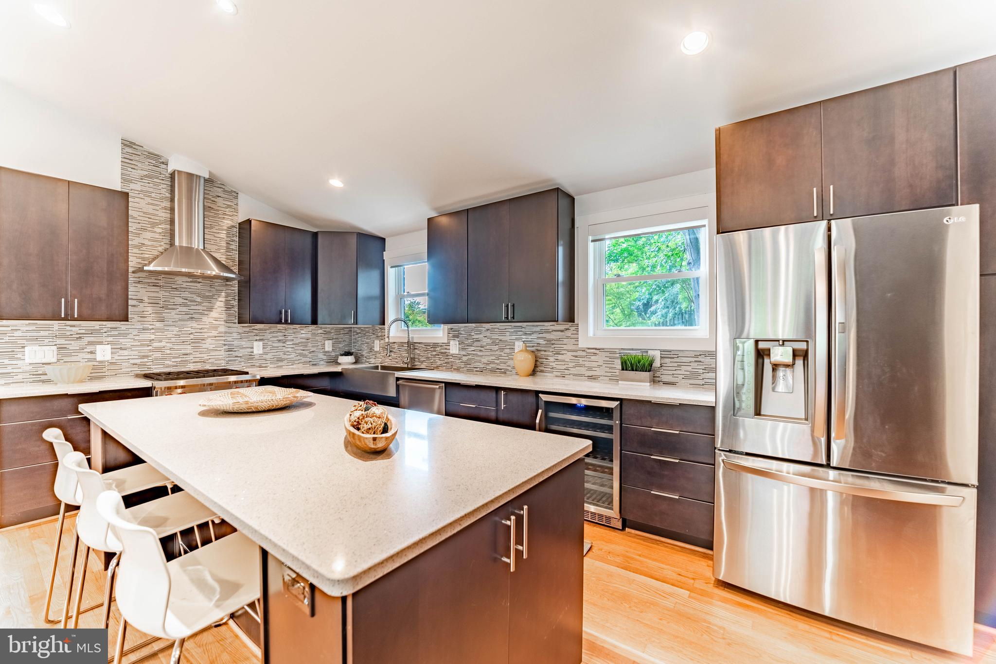 8400 Farrell Drive Chevy Chase, MD 20815 - Photo 6 of 36 Gourmet kitchen