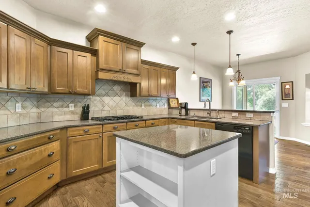 $770,000 | 2025 North 6th E Street, Mountain Home, ID 83647