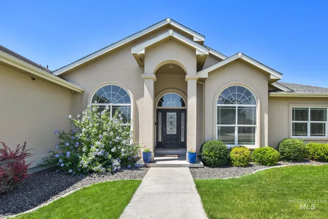 $770,000 | 2025 North 6th E Street, Mountain Home, ID 83647