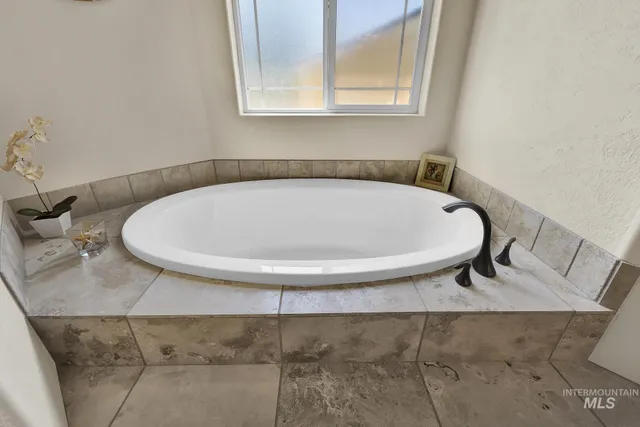 $770,000 | 2025 North 6th E Street, Mountain Home, ID 83647